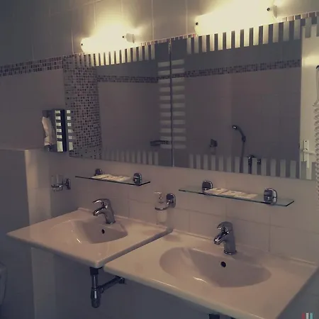Hotel Batov 3*